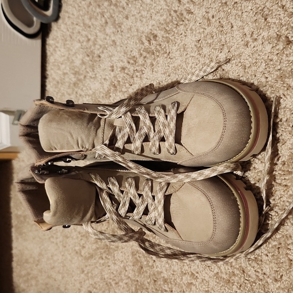 Sole Society Lace Up‎ Boots Combat Lug Sole Faux Suede Sz 9 NWT Beige Streetwear - Picture 2 of 3